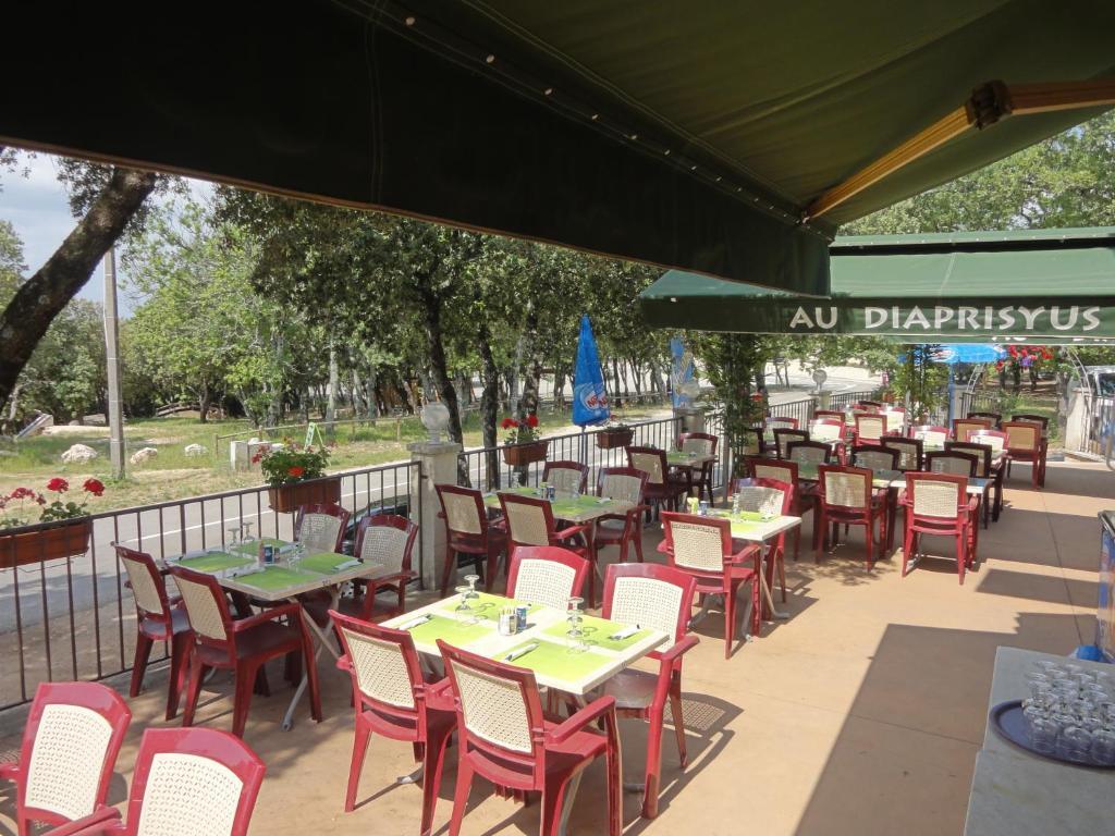 Hotel Terrasses de l'Aven à Orgnac-lʼAven Extérieur photo