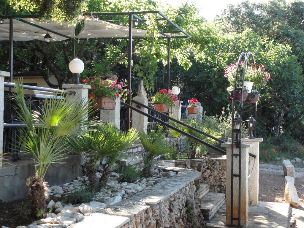 Hotel Terrasses de l'Aven à Orgnac-lʼAven Extérieur photo