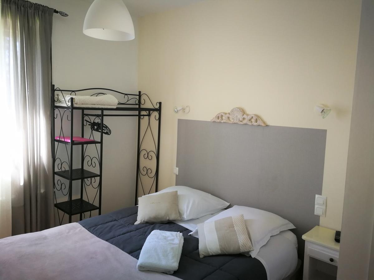 Hotel Terrasses de l'Aven à Orgnac-lʼAven Extérieur photo