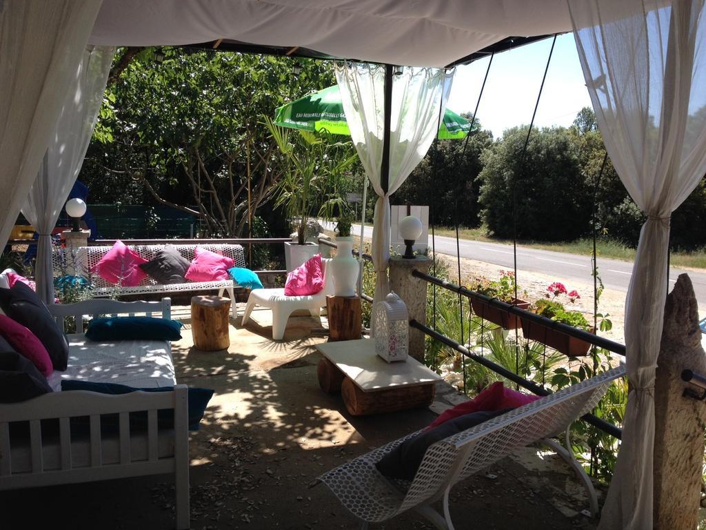 Hotel Terrasses de l'Aven à Orgnac-lʼAven Extérieur photo