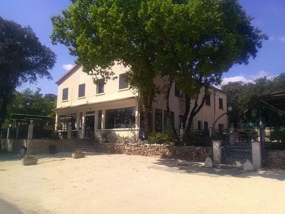 Hotel Terrasses de l'Aven à Orgnac-lʼAven Extérieur photo